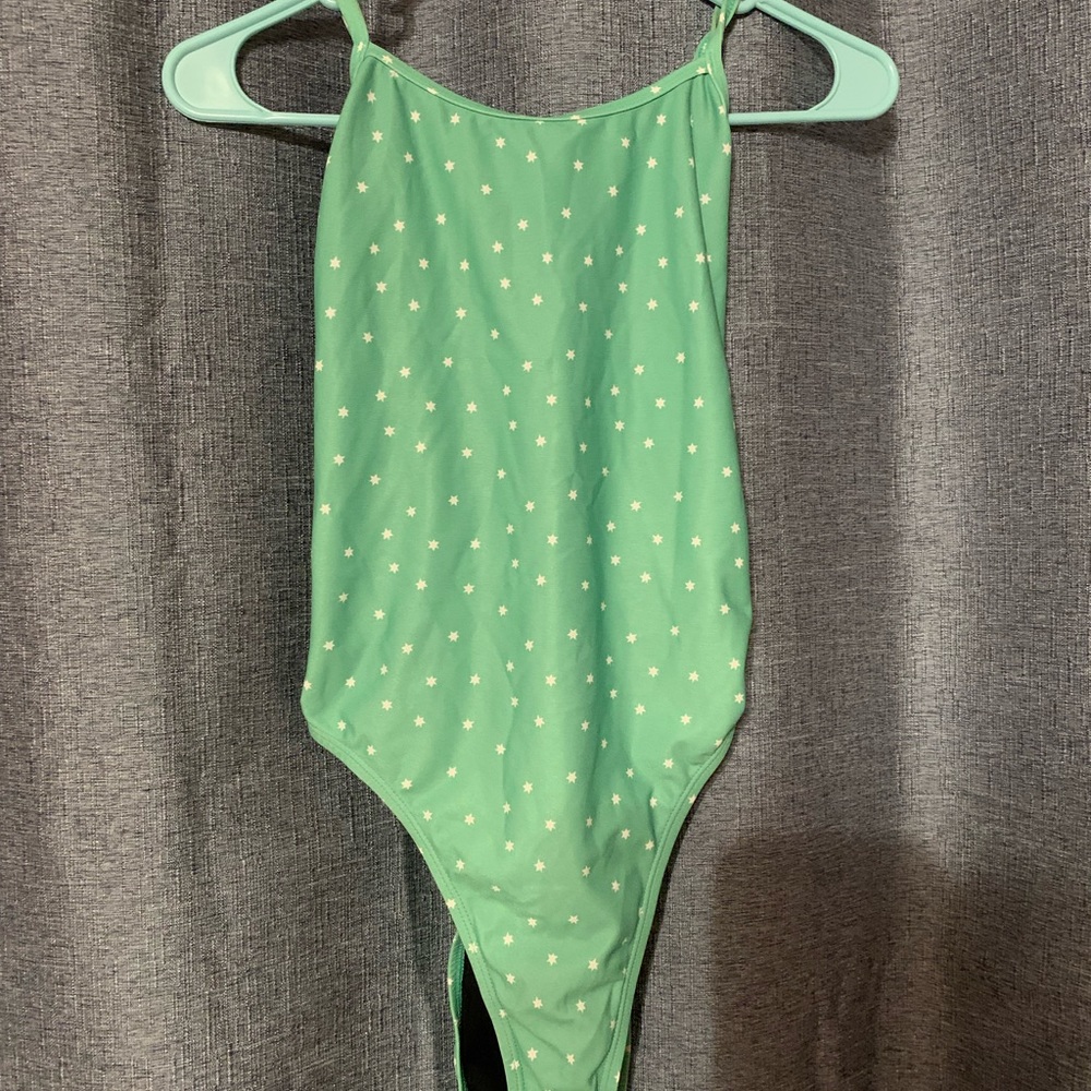 Jolyn One piece tie back “gavin 2” suit! Only worn twice! Size 34!